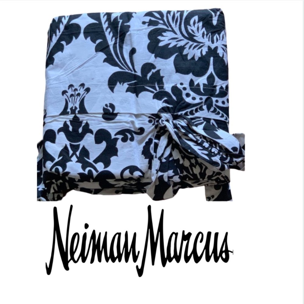 Neiman Marcus black & white  twin duvet cover